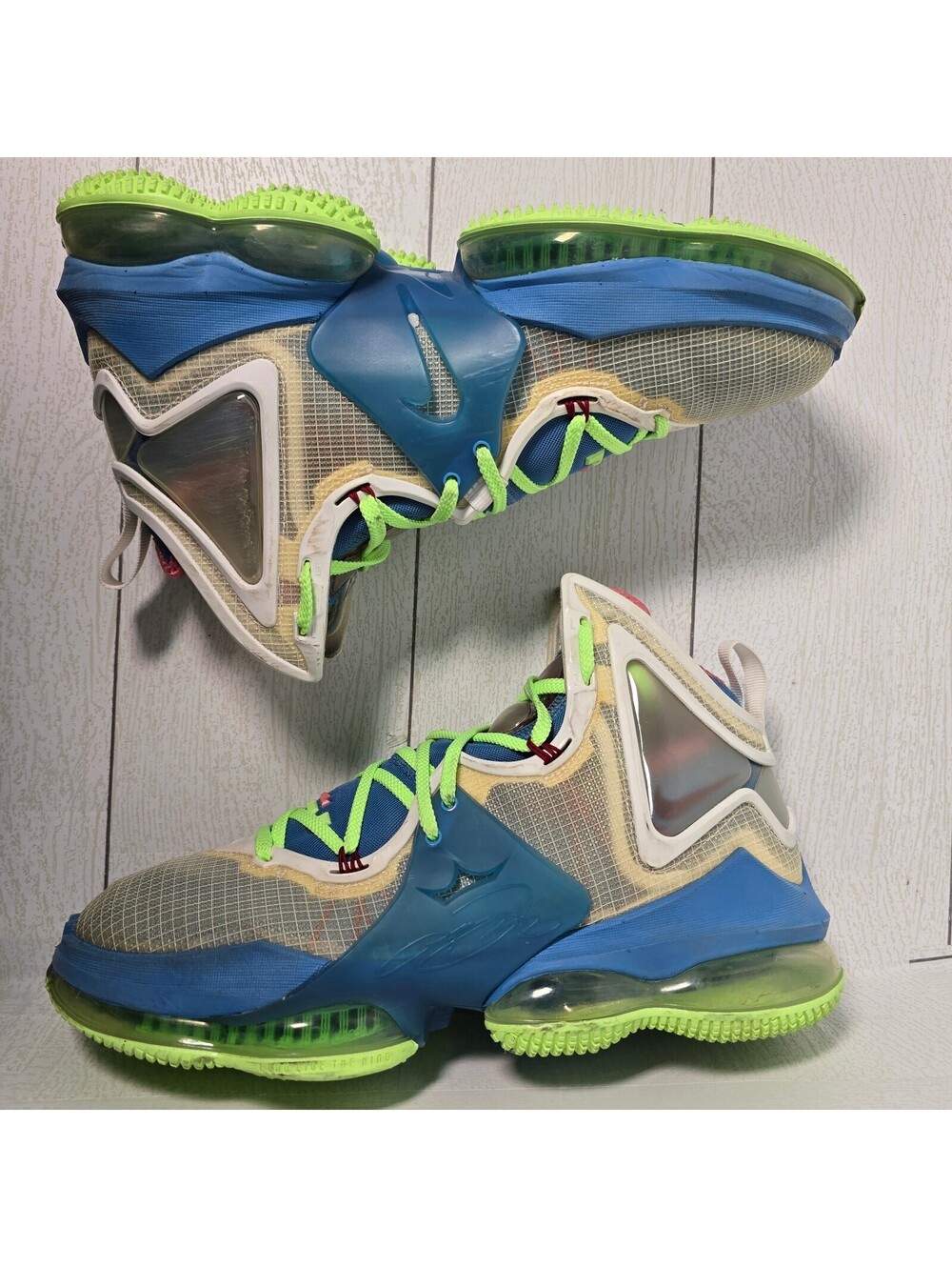 Nike LeBron 19 Men’s Size 9 Dutch Blue Lime Glow DC9339-400 Basketball Shoes